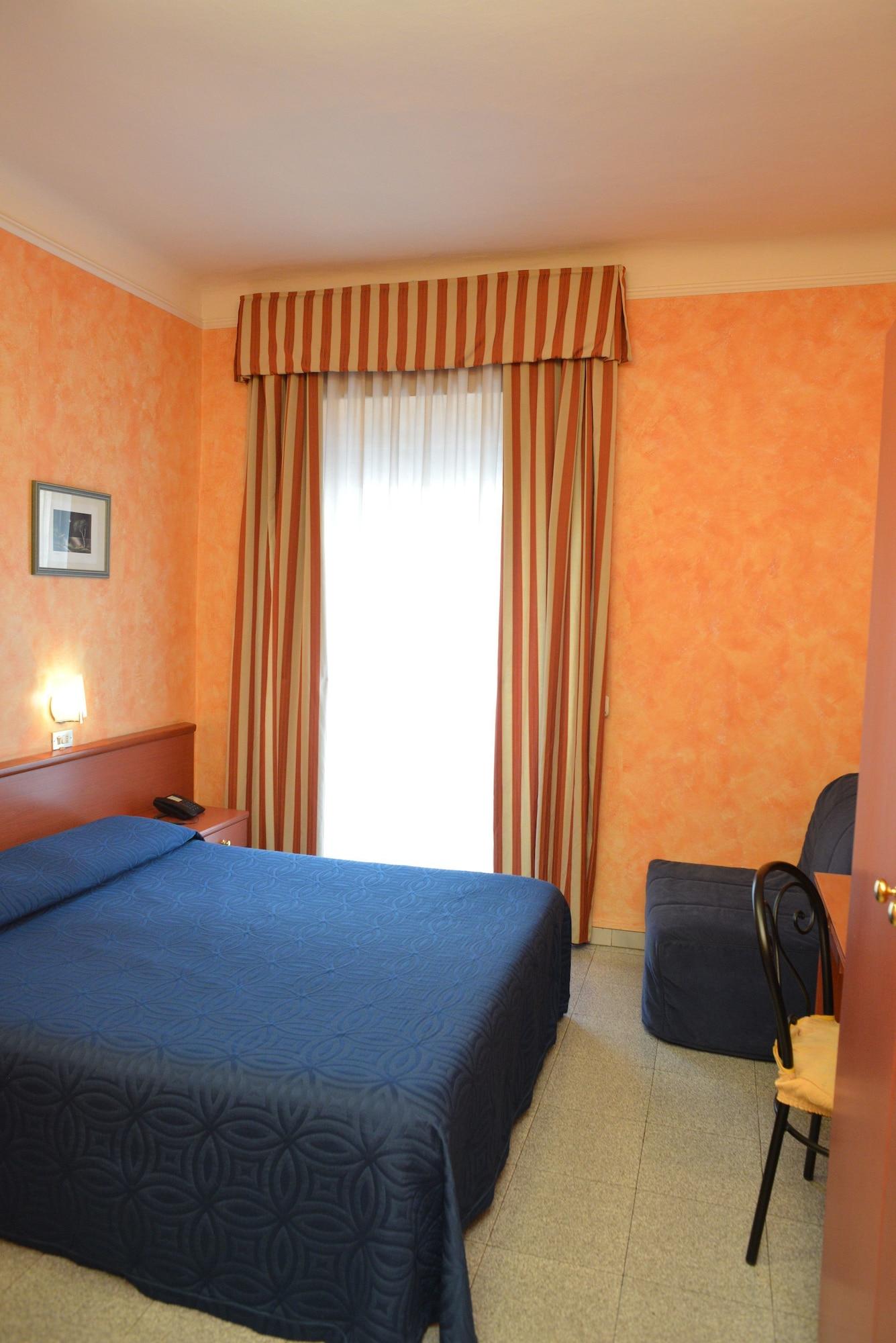 Hotel Aurora Милано Екстериор снимка