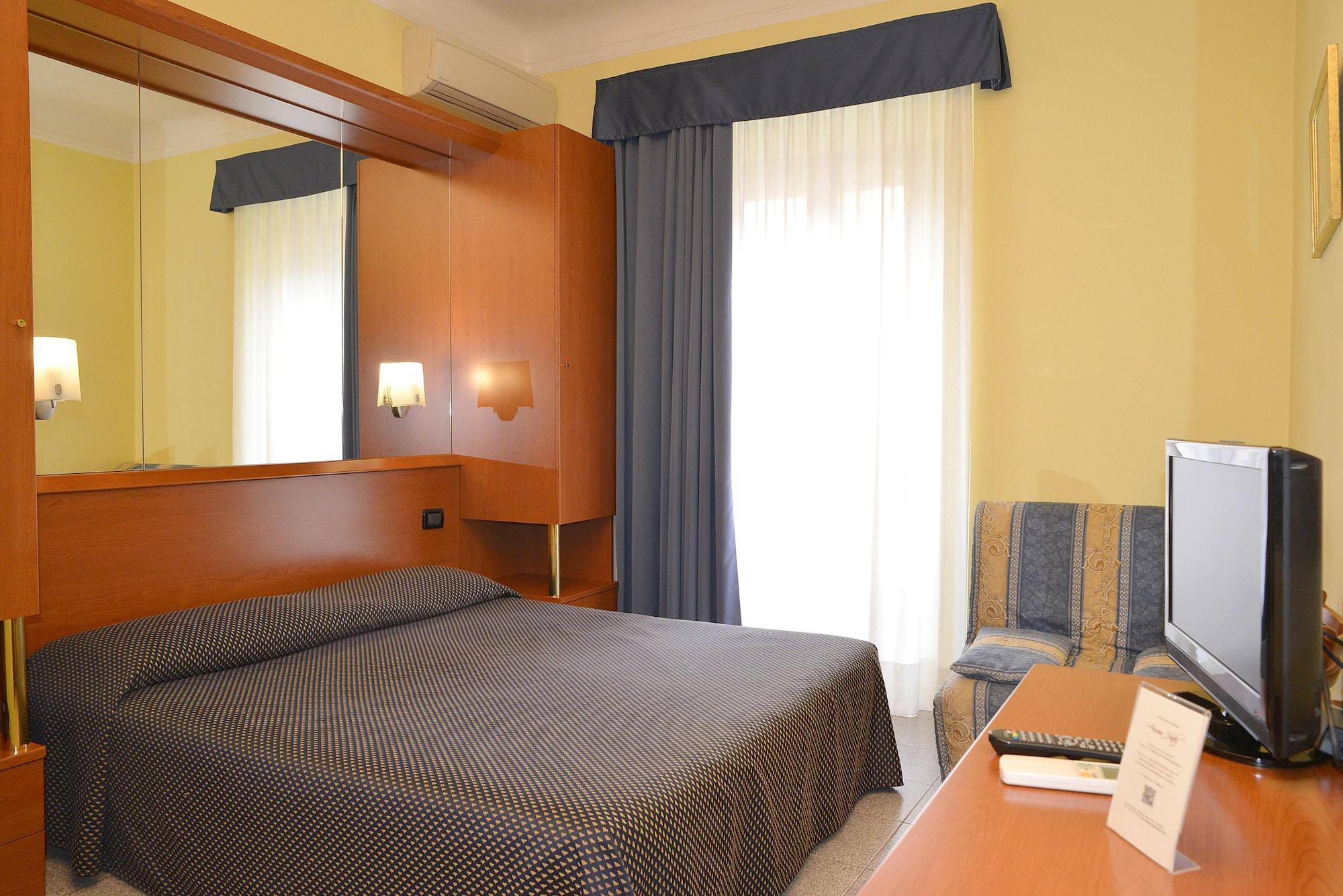 Hotel Aurora Милано Екстериор снимка