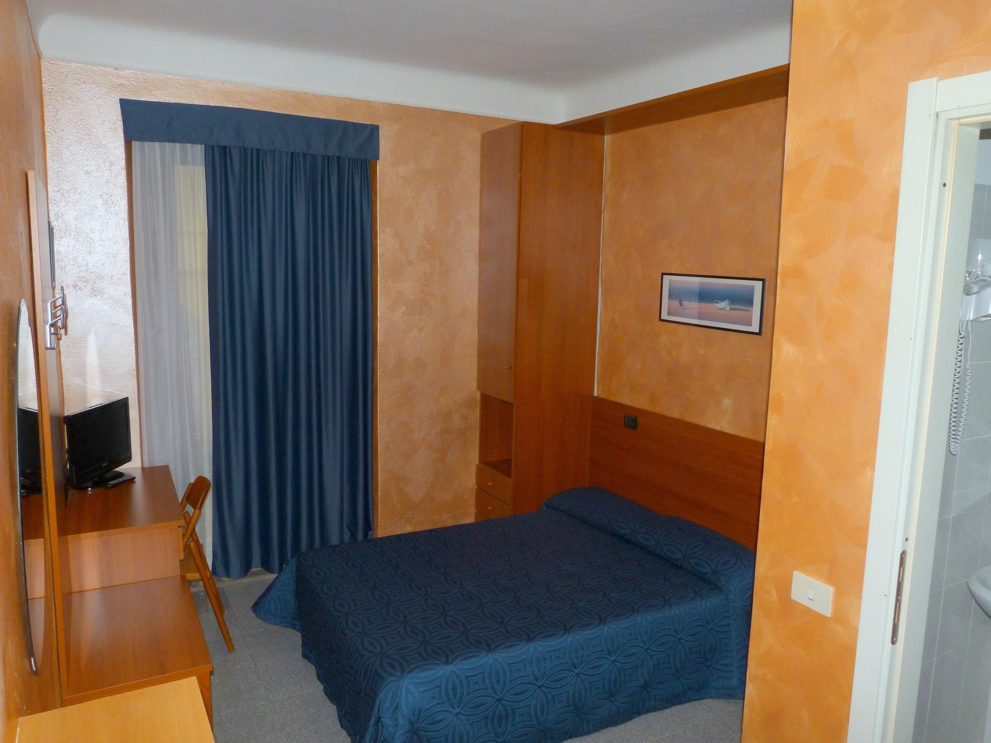Hotel Aurora Милано Екстериор снимка