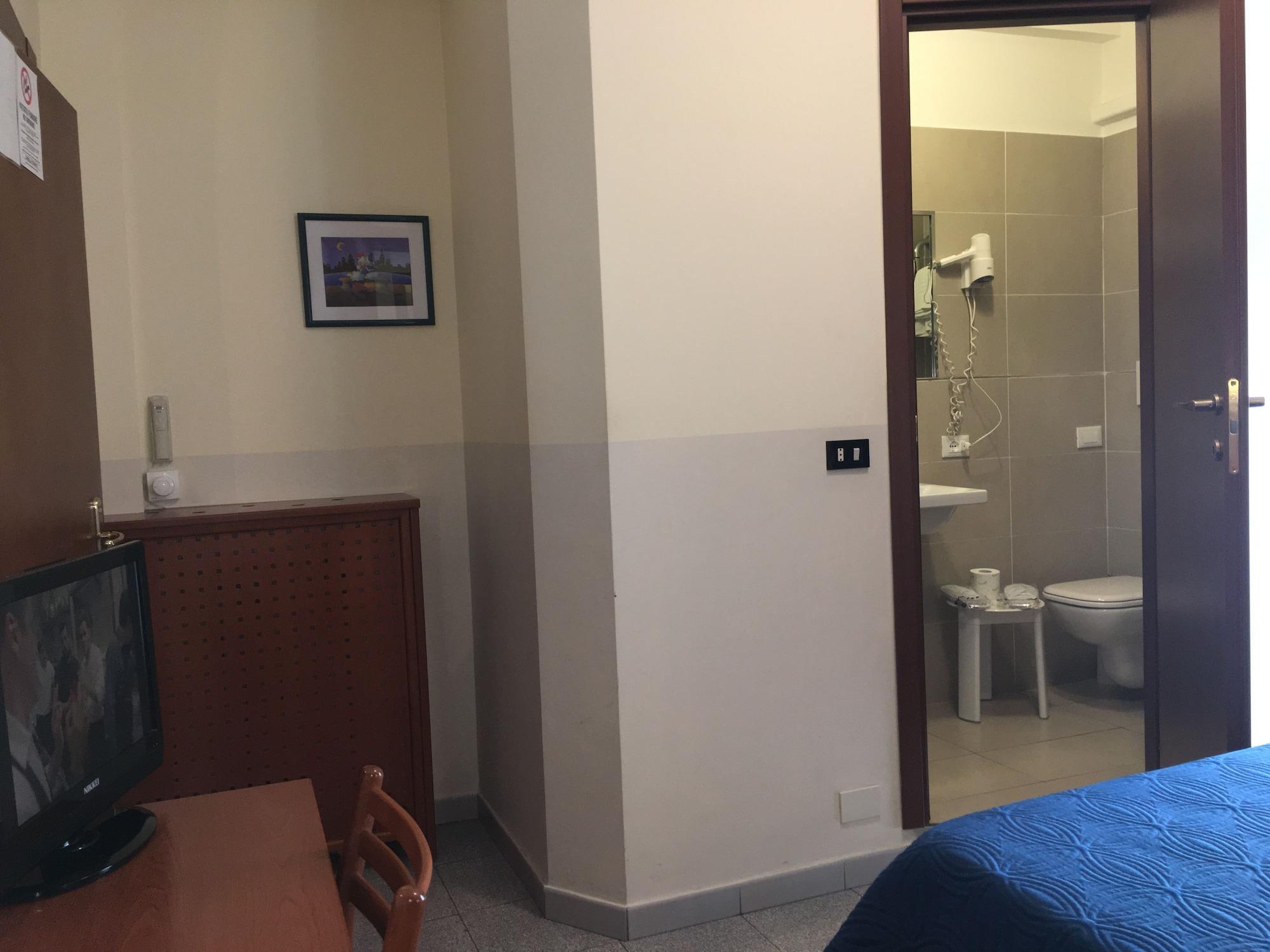 Hotel Aurora Милано Екстериор снимка