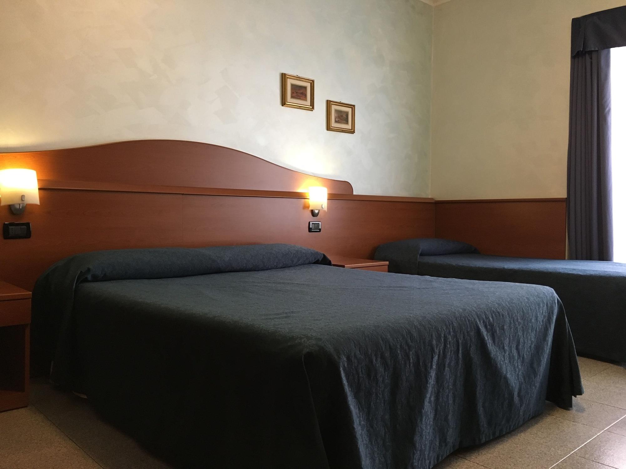 Hotel Aurora Милано Екстериор снимка