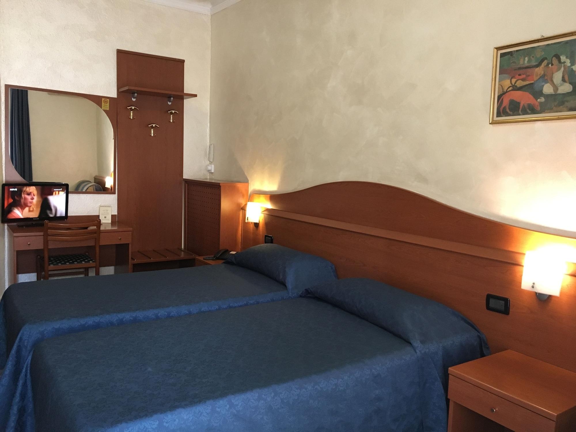 Hotel Aurora Милано Екстериор снимка