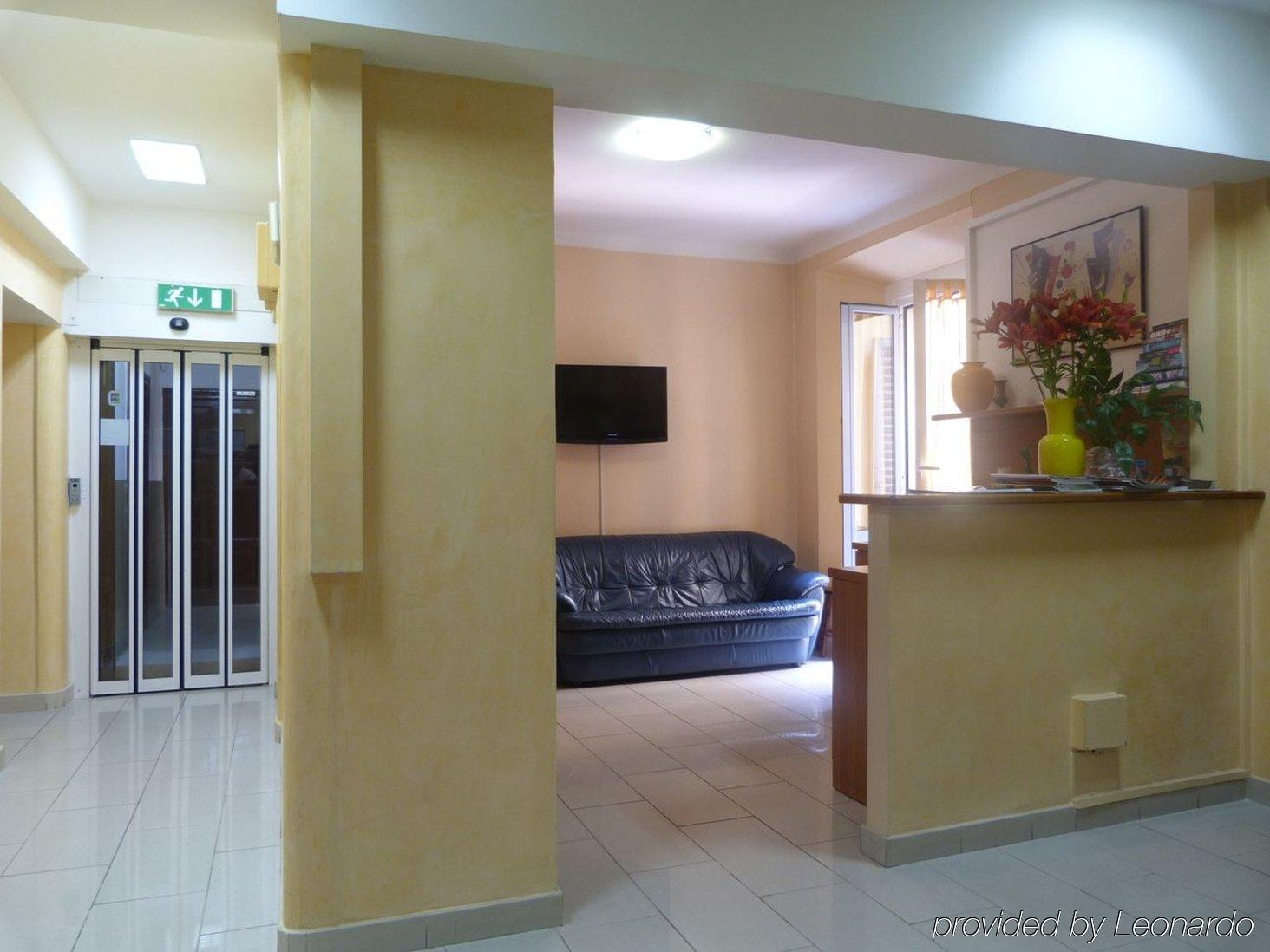 Hotel Aurora Милано Интериор снимка